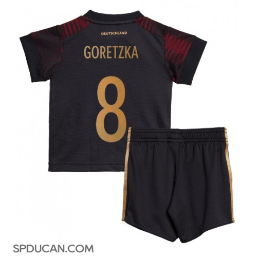 Dječji Nogometni Dres Njemačka Leon Goretzka #8 Gostujuci SP 2022 Kratak Rukav (+ Kratke hlače)
